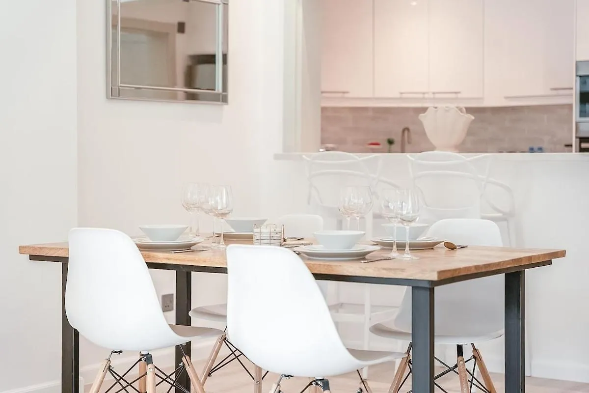 Modern 1Br Haven For 3 In Palm Jumeirah! Dubai