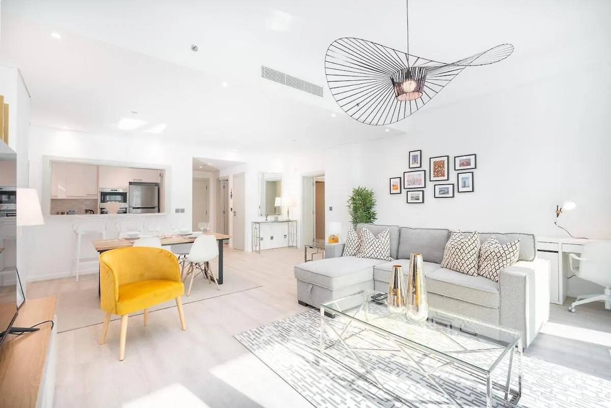 Apartment Modern 1Br Haven For 3 In Palm Jumeirah! Dubai