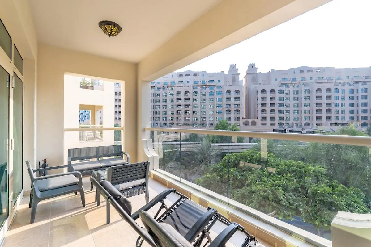 Modern 1Br Haven For 3 In Palm Jumeirah! Dubai Apartment