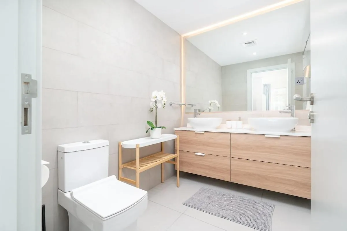 Modern 1Br Haven For 3 In Palm Jumeirah! Dubai 0*,  Forenede Arabiske Emirater